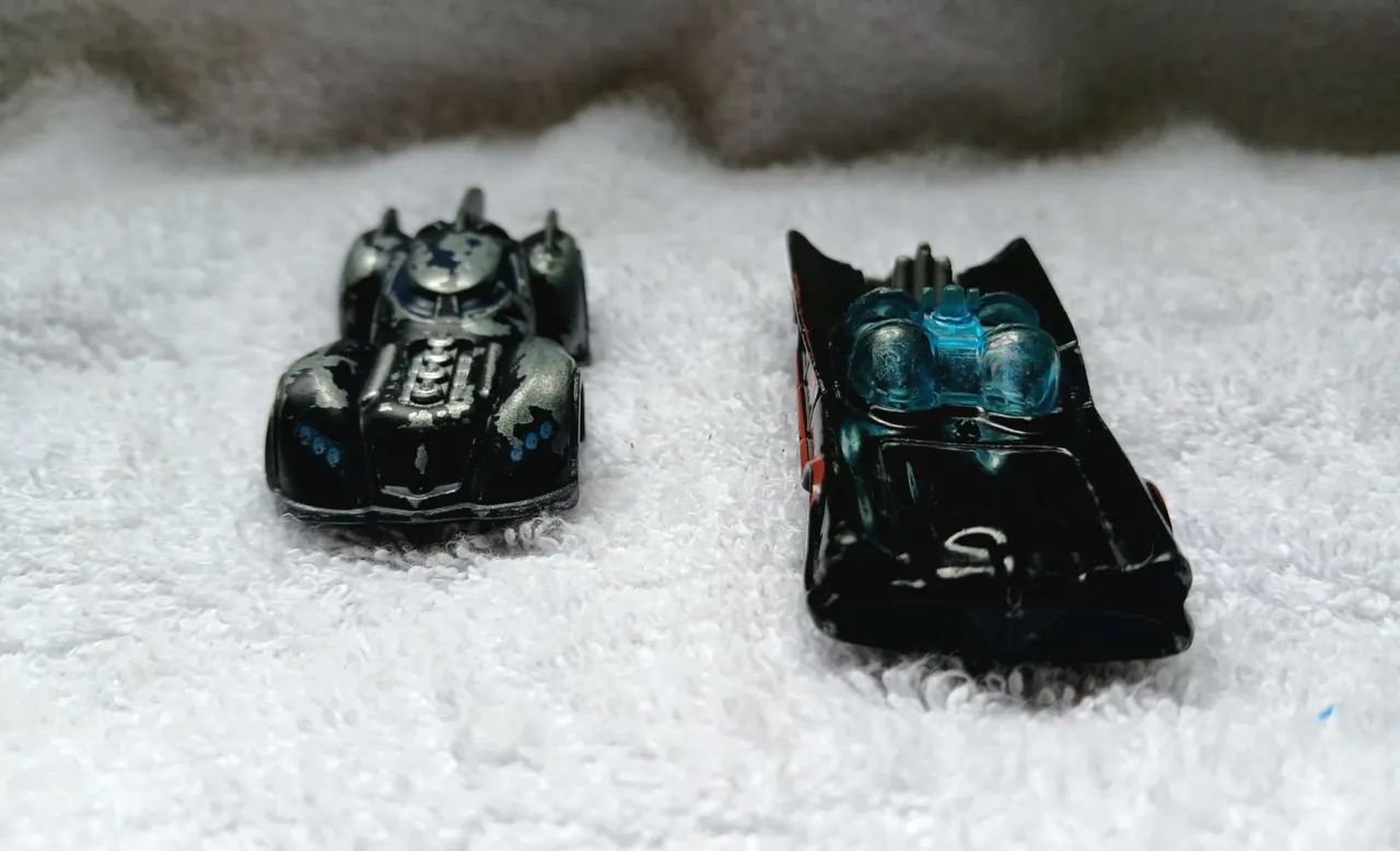 Batmovel Hotwheels usado  - Foto 2