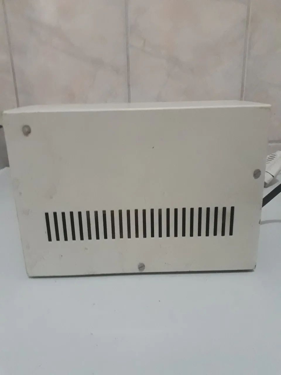 estabilizador compacto potência  1000W  voltagem 110W - Foto 2