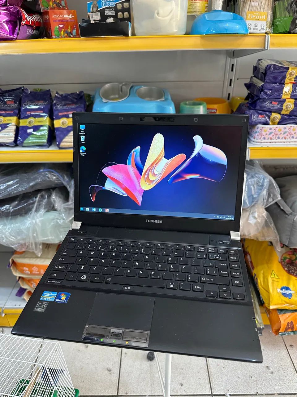 Notebook Toshiba 320 gb de hd e 4 gb de RAM bateria boa - Foto 3