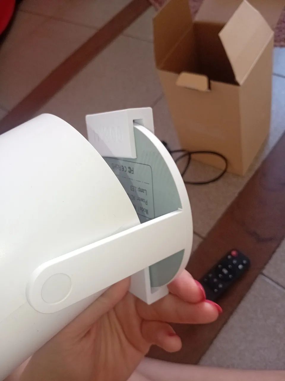 Projetor Smart HY300 4K Wi-Fi + Tela 84? + Suporte de Parede (Cinema em Casa) - Foto 5