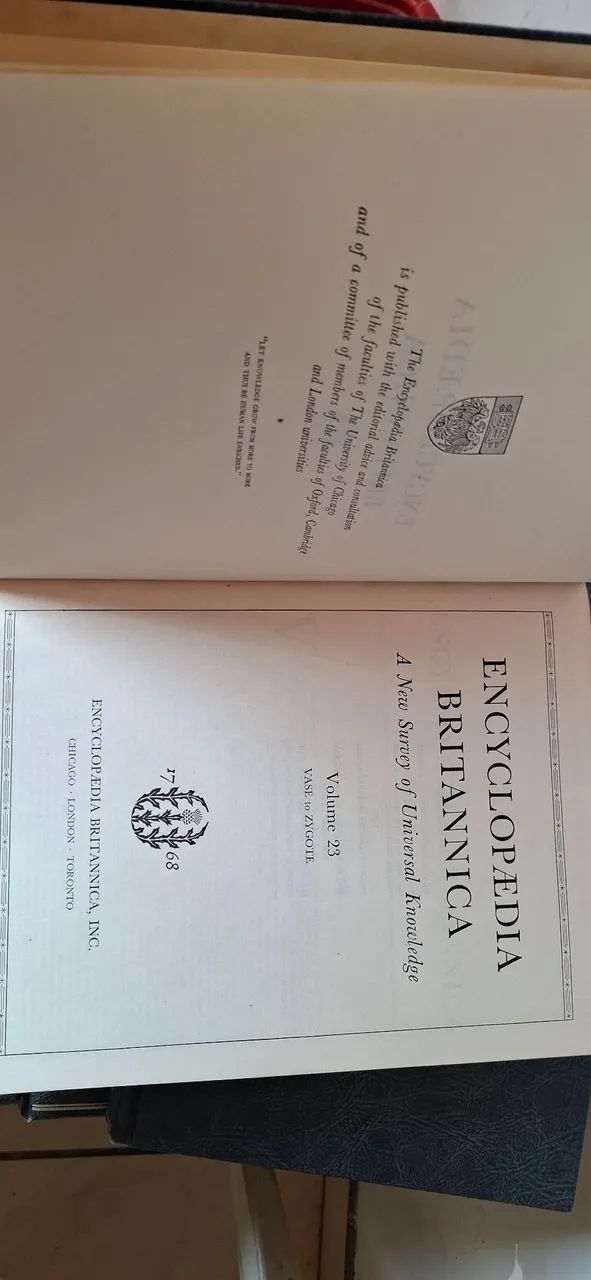 Encyclopedia Britannica - Foto 3