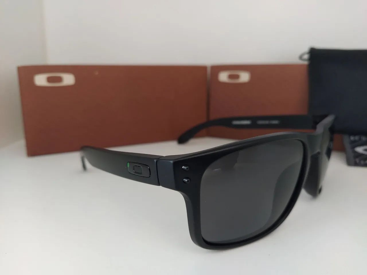 ÓCULOS DE SOL OAKLEY HOLBROCK PRETO  - Foto 2