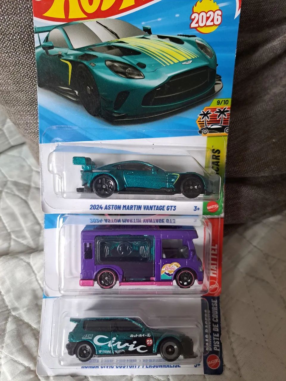 03 Carrinhos Hot Wheels : Honda / Aston Martin / Barbie
