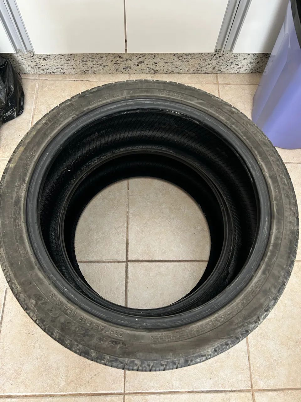 Pneu pirelli aro 19