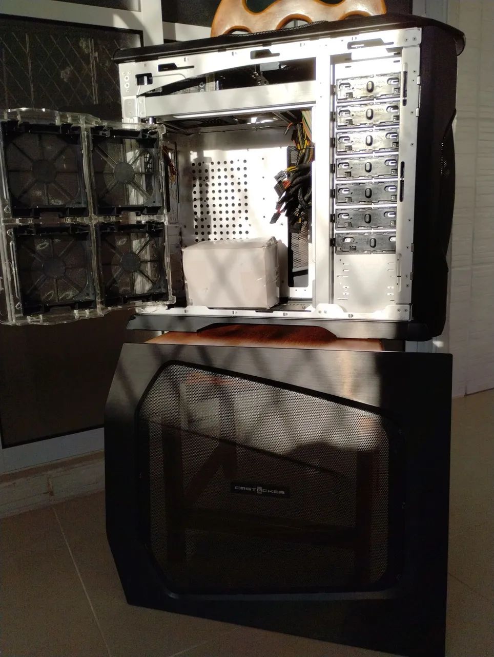 Gabinete Cooler Master Stacker 830 SE e fonte Cooler Master 1000w RS-A00-EMBA - Foto 4