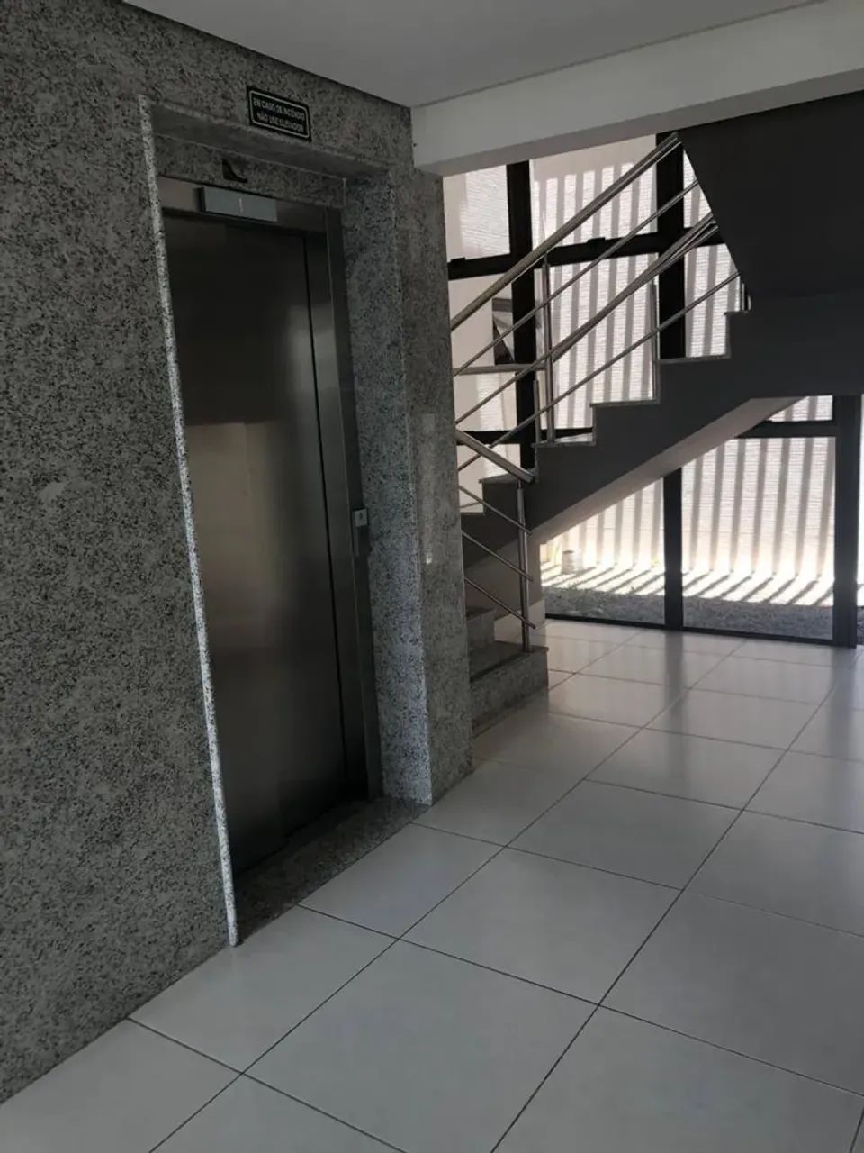Aluga-se sala comercial na Torre - Foto 4