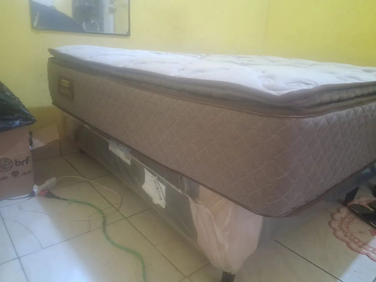 Vendo uma cama de casal