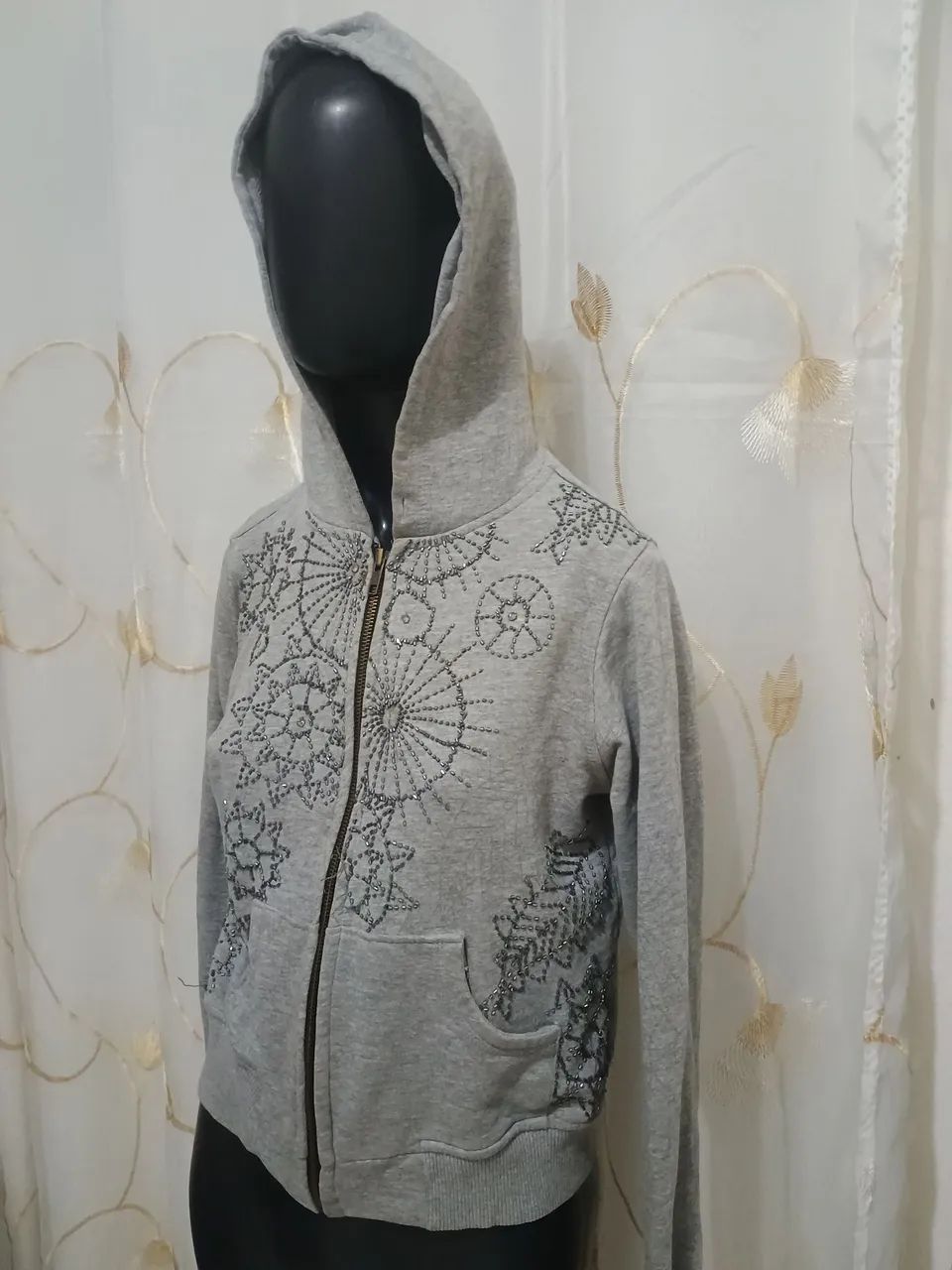 Blusa de frio de malha bordada