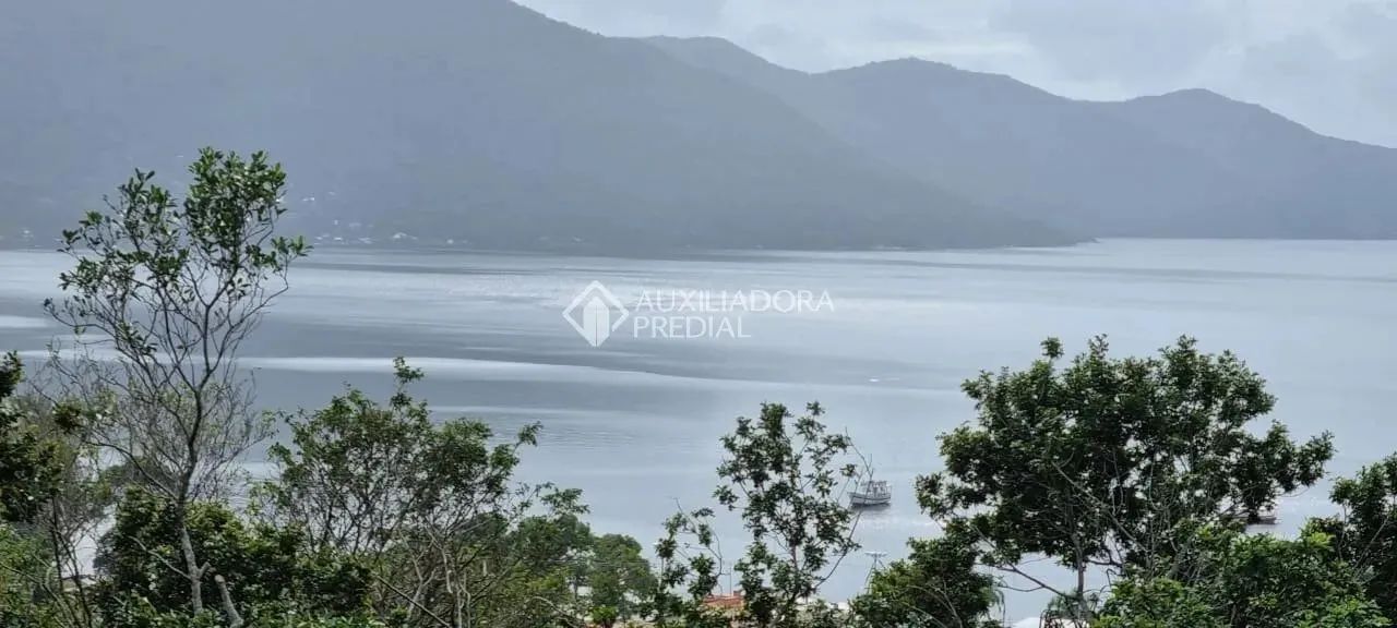 Terreno à Venda no Bairro Lagoa da Conceição com Área de 1370 m² disponíveis - Foto 3