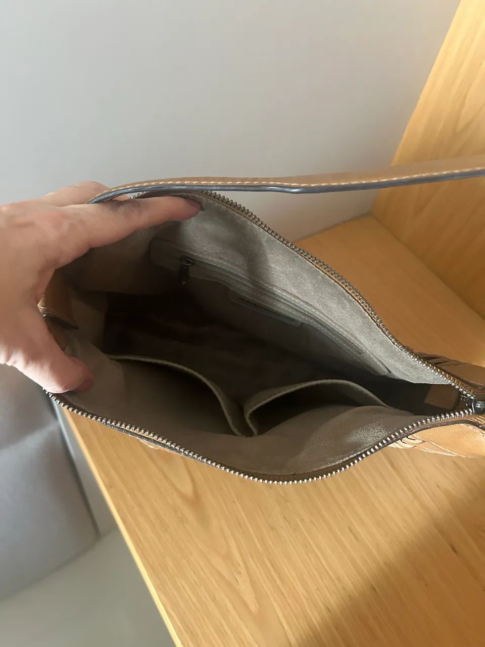 Bolsa 100% couro da marca Elisa Atheniense - Foto 3