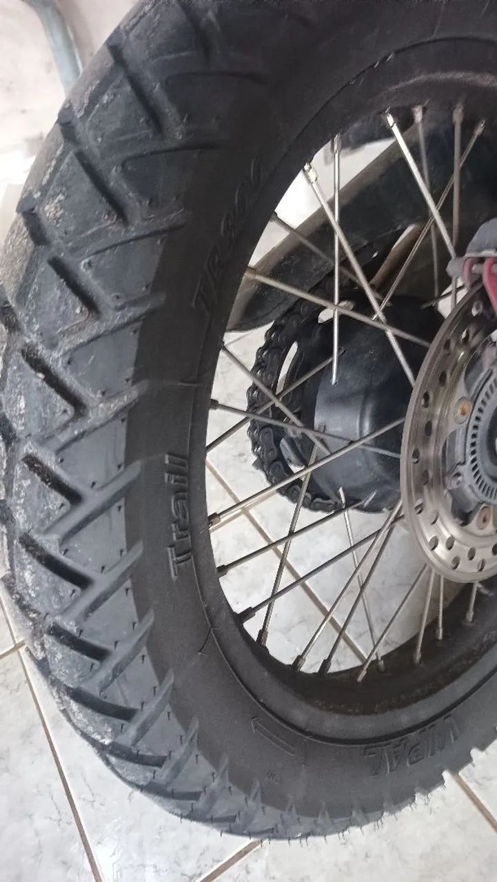 Vendo troco Xre 300 emplacada até 10/2027 no meu  leia o anúncio golpistas  nem tente - Foto 2