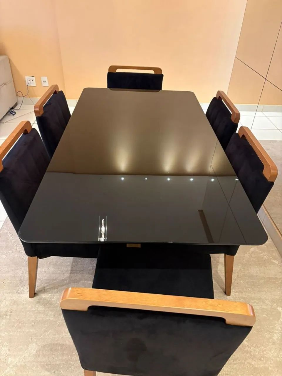  Vendo Mesa tampo vidro/madeira 6 cadeiras maciça! - Foto 2