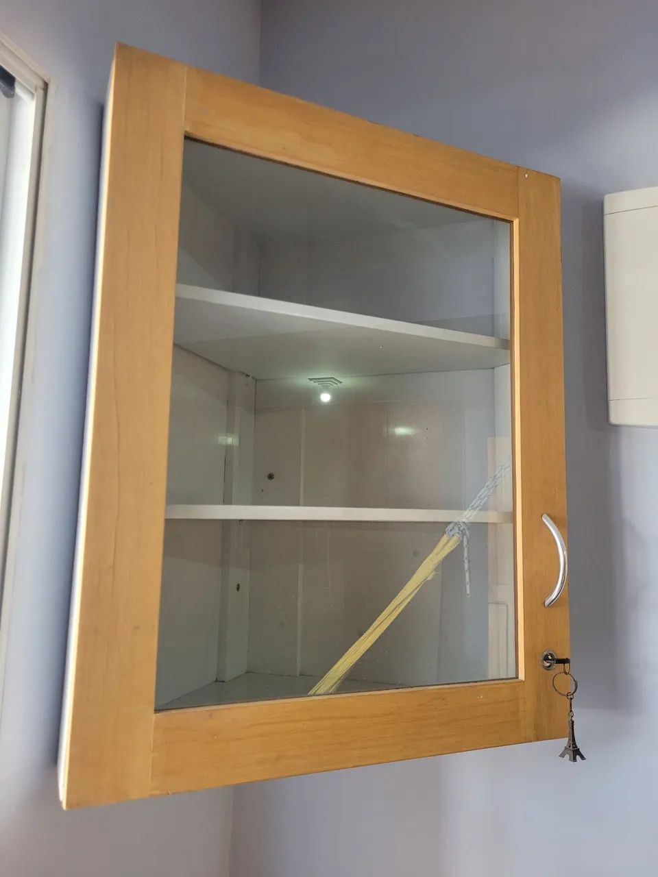 Armário de canto vitrine