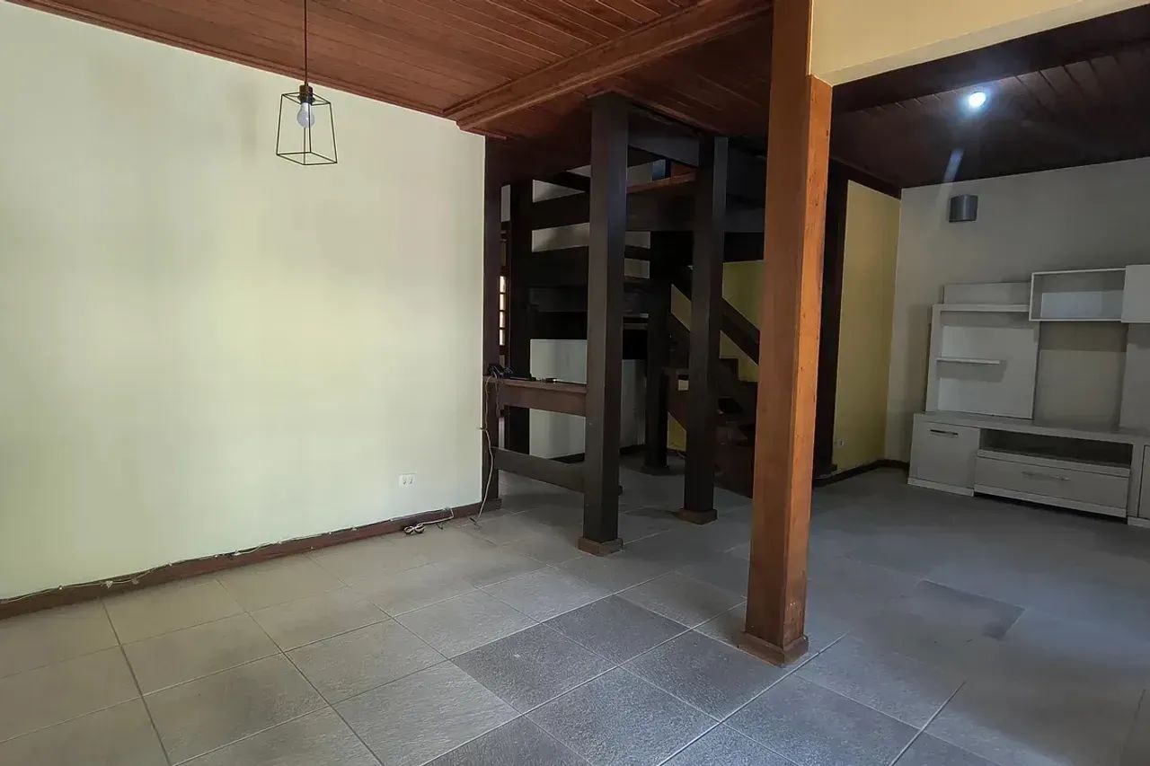 Casa Duplex 160m2 compaoto com 5 quartos - Nova veneza - Vargem pequena - Foto 4