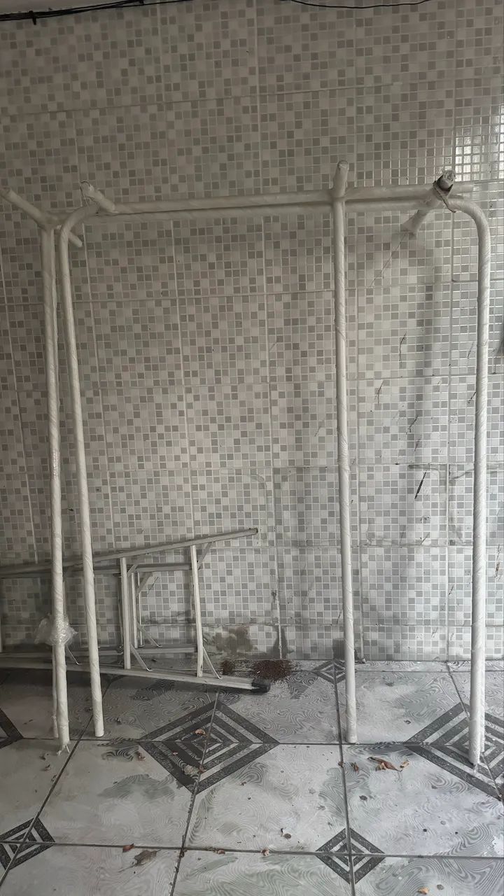 Araras de chão e parede para loja  - Foto 3