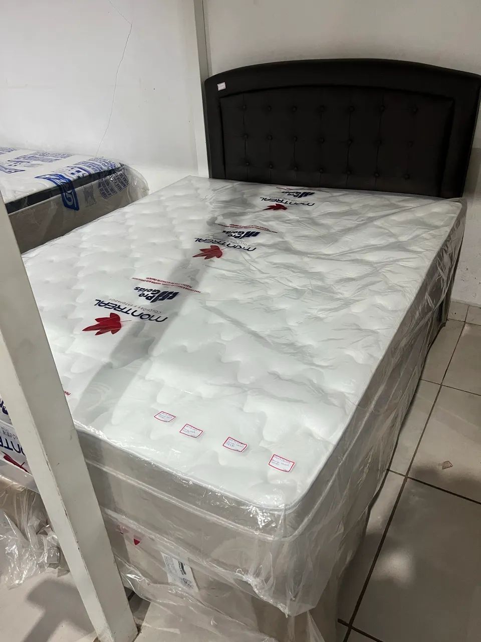Vendo cama de casal nova 