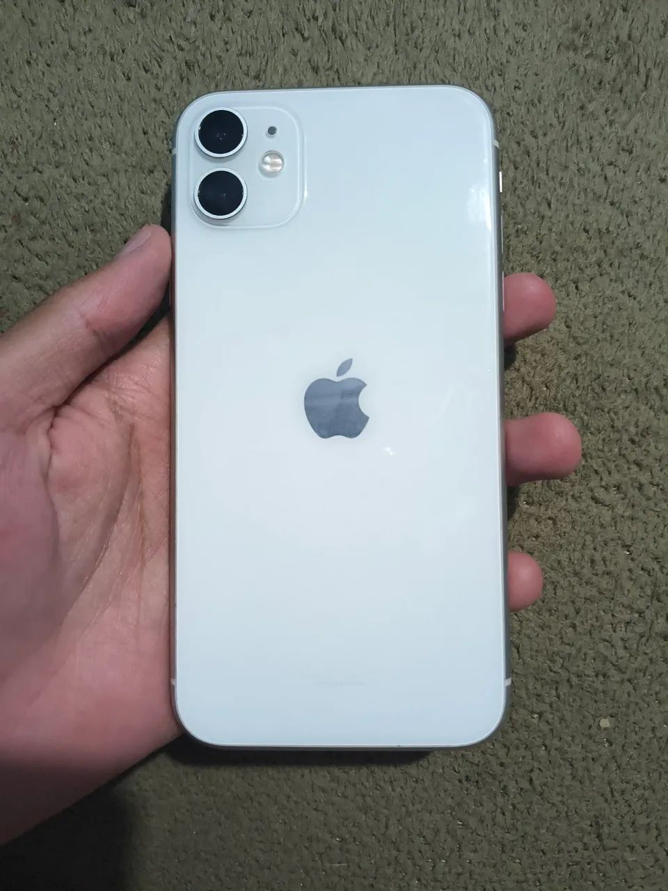 vendo iPhone 11 funcionando tudo, bateria 76% - Foto 2