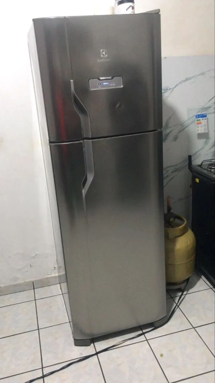 Geladeira com apenas 1 ano de uso. 