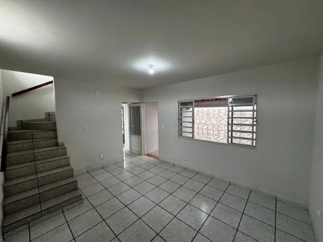 Alugo duplex no Centro de Araxá! - Foto 2