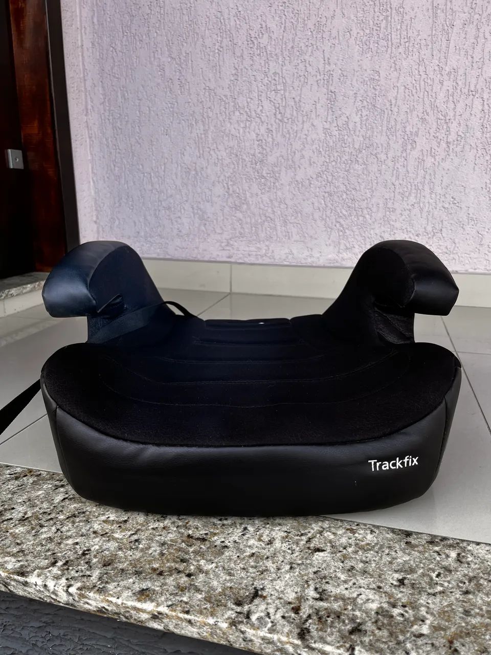 Assento de Elevação Safety 1st Booster TrackFix com Base Isofix até 36kg Preto - Foto 3