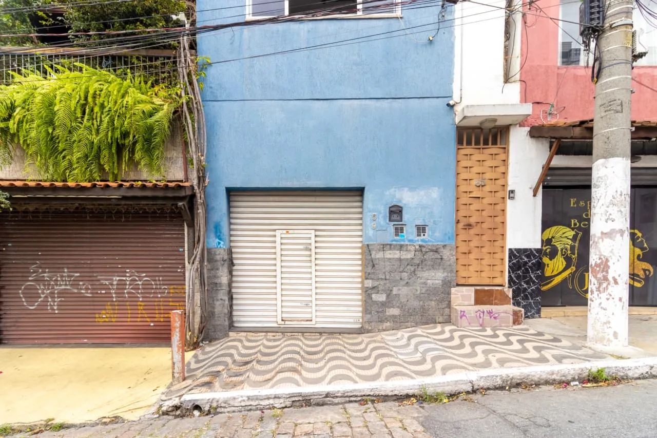Prédio comercial na Rua Valentim de Barros, 57  292 m²