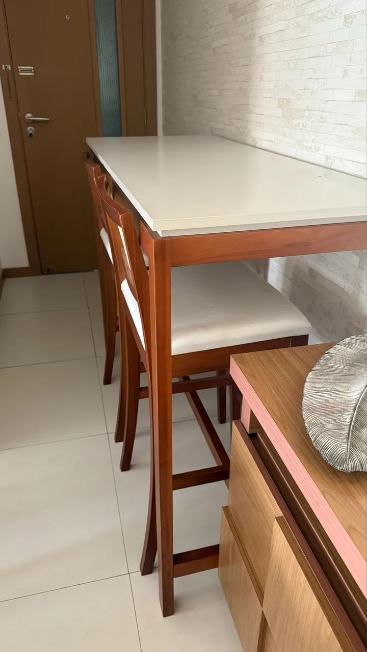 Mesa alta com banquetas - Foto 3