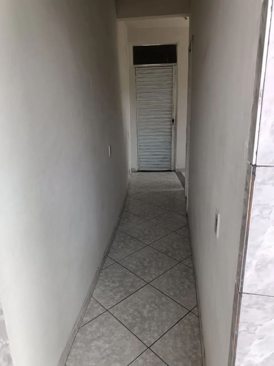 Vendo casa ao lado da praça do Valqueire  - Foto 4