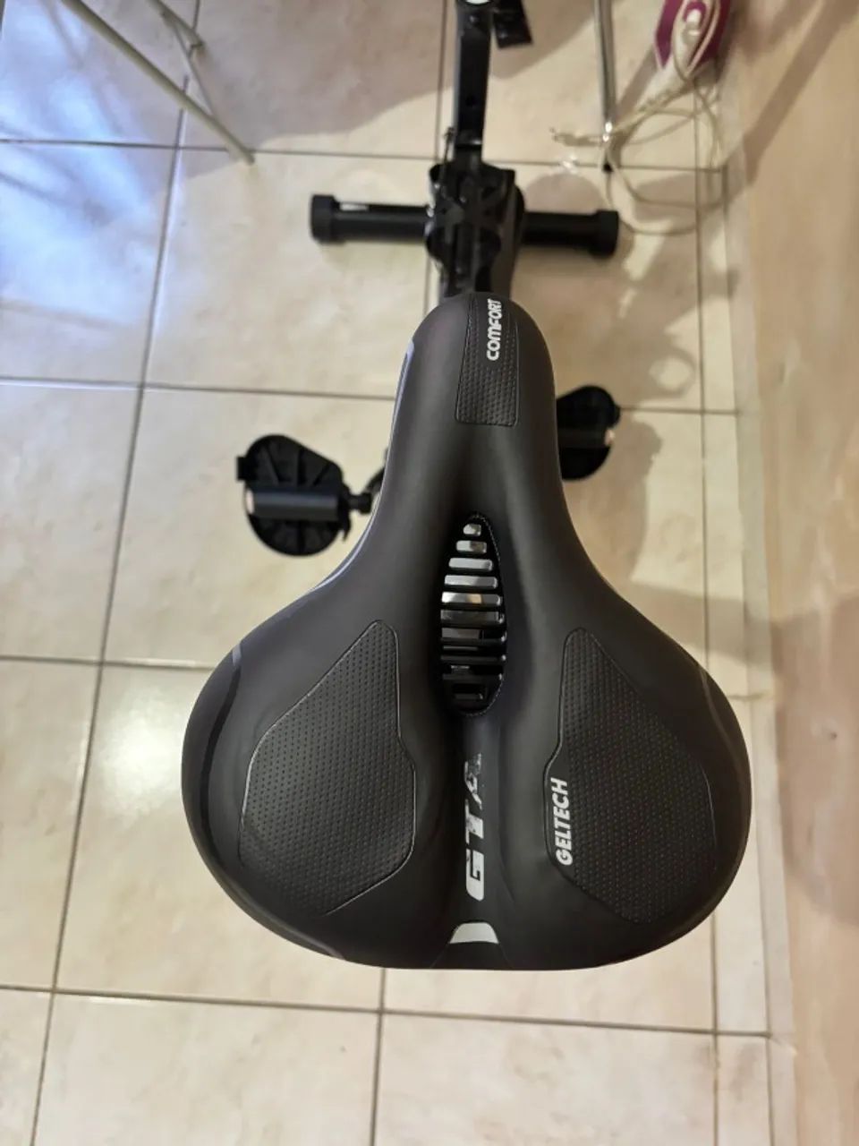 BICICLETA ERGOMÉTRICA SPINNING COM RODA DE INERCIA - Foto 3