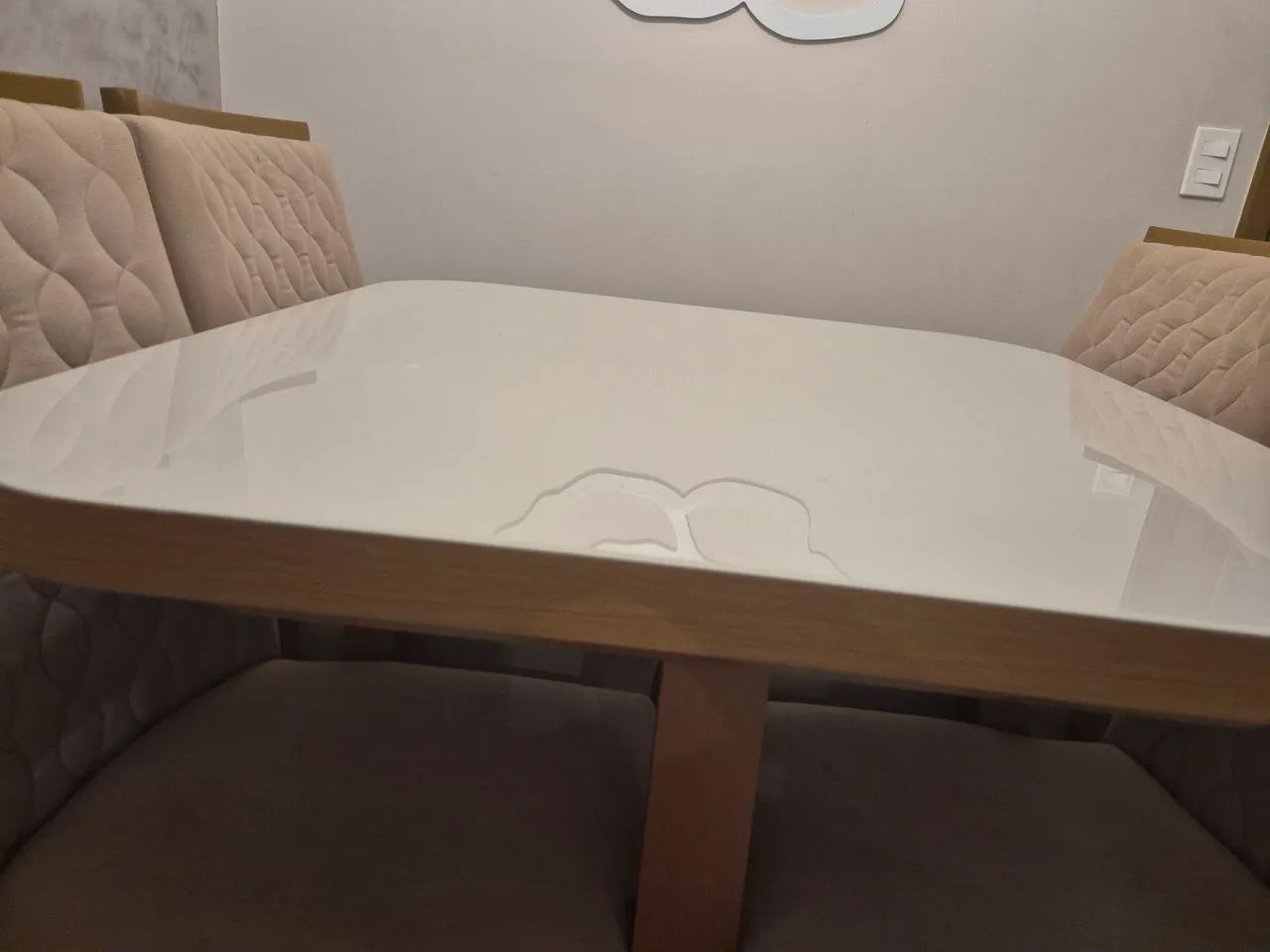 Mesa nova com quatro cadeiras  - Foto 5