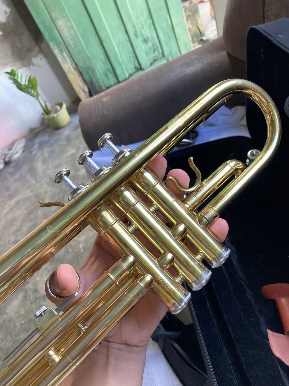 Trompete Michael semi novo com algumas marcas de uso  - Foto 3