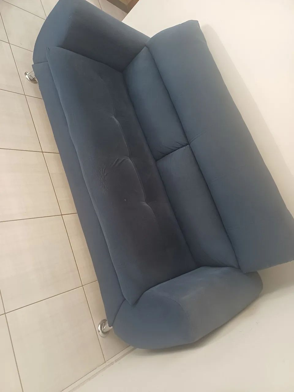 E pra sair hoje!!!  Mudança!!! Sofá Azul Marinho - Foto 4