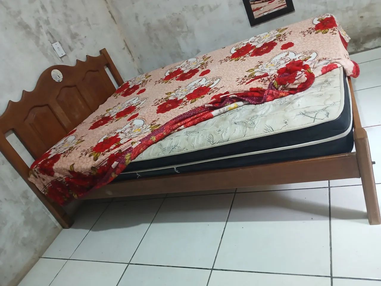 Vende-se essa cama com o colchão  - Foto 4