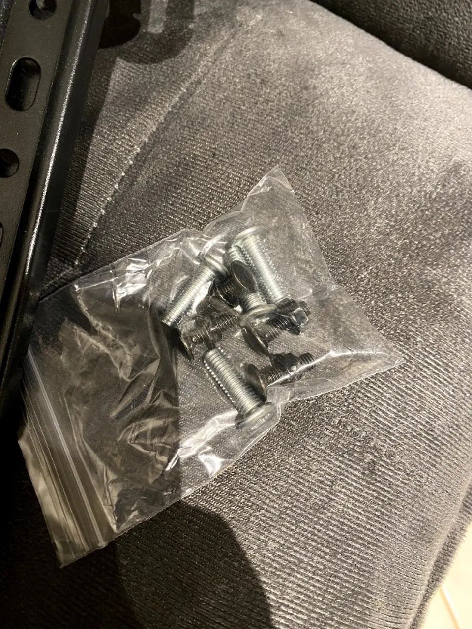 Suporte de TV articulado e super reforçado 50 a 90 polegadas - Foto 4