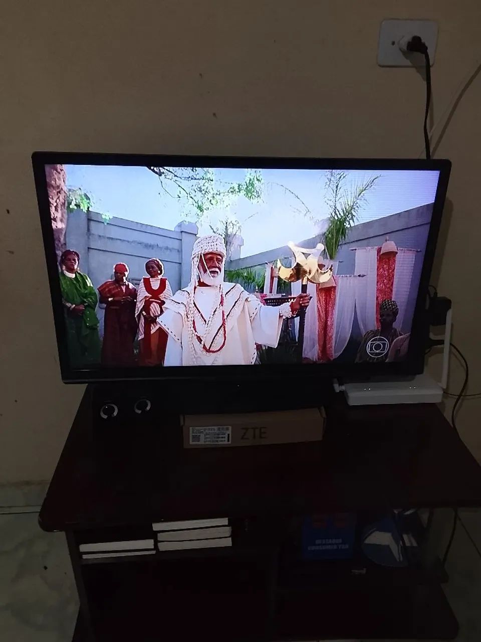 Tv 32 - Foto 2