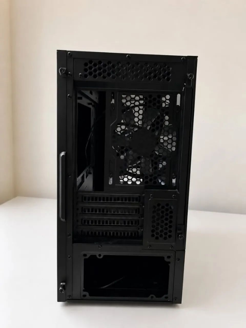 Gabinete Cooler Master ~ NR400 - Foto 4
