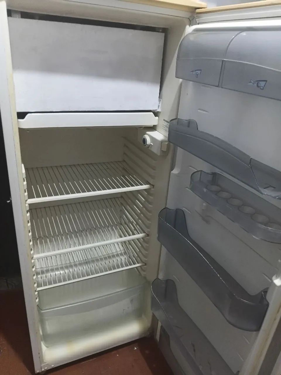 Geladeira Consul Compacta - Foto 2