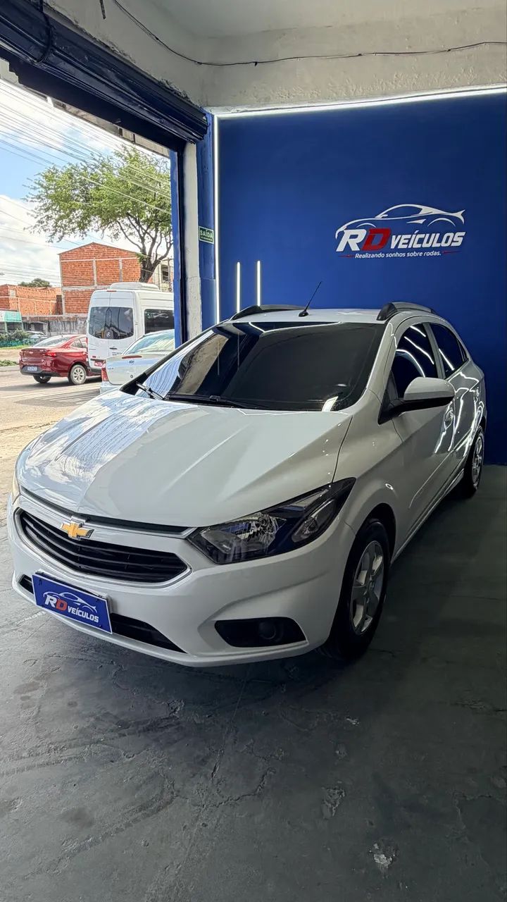 Chevrolet Onix Hatch LT 1.0 8V Flex Mec. 4P 2019 - Foto 3