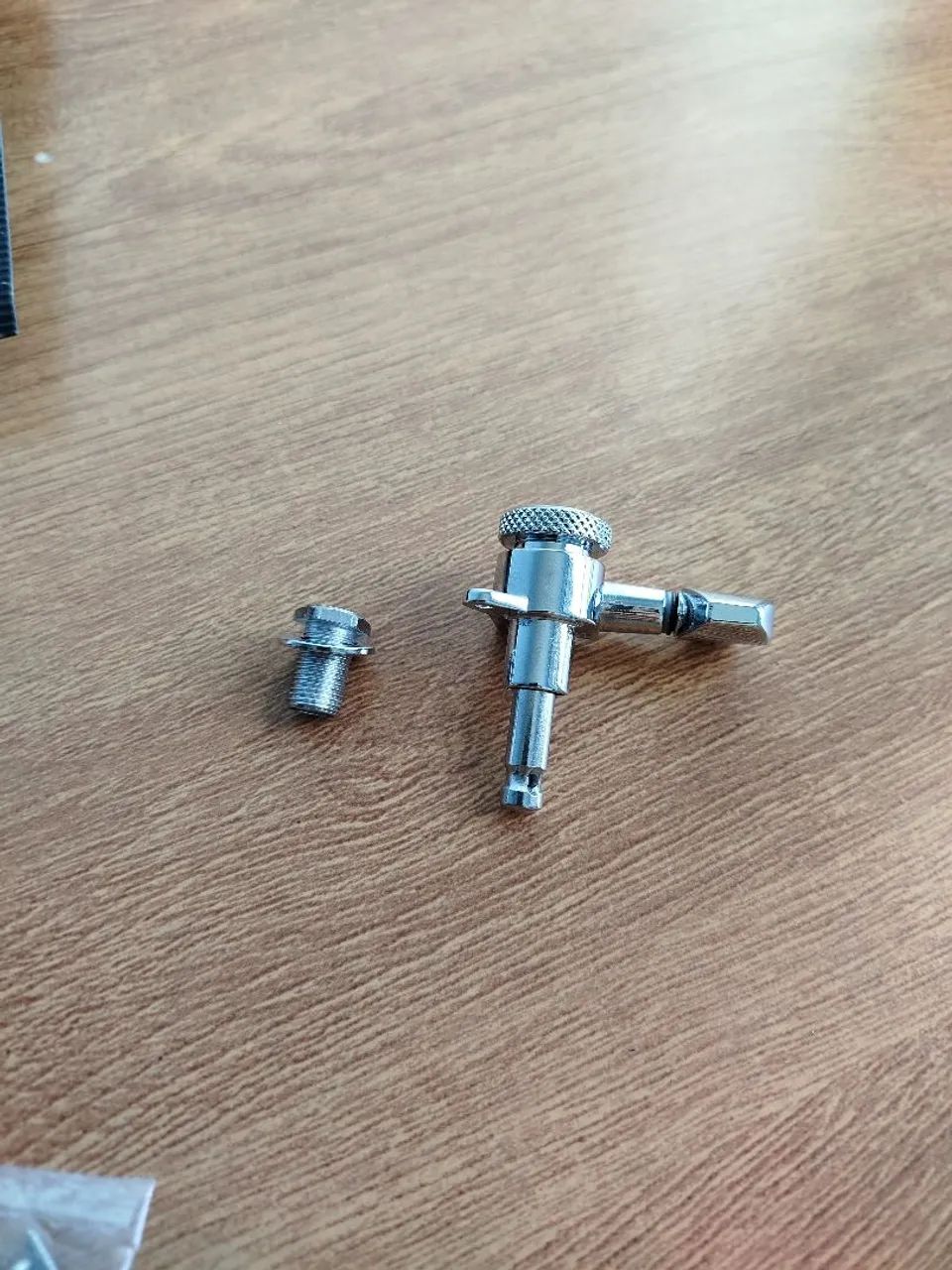 tarraxa guyker com trava cromada para guitarra - Foto 5