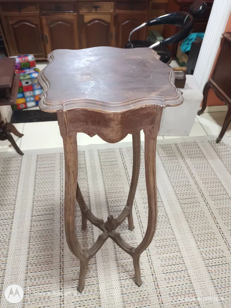 Mesa lateral antiga 