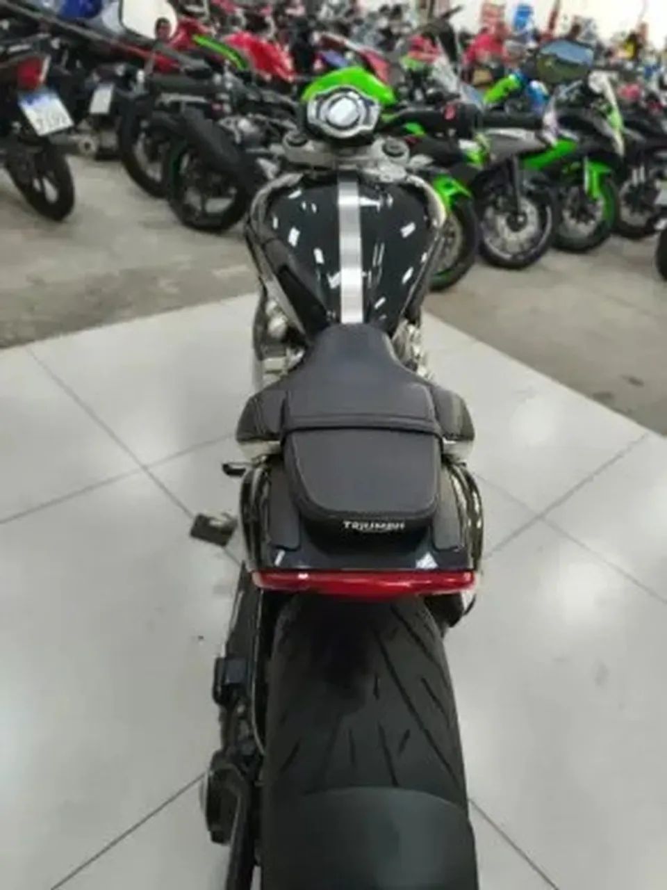 TRIUMPH ROCKET III R - Foto 2