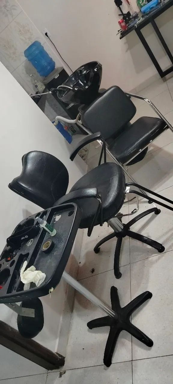 Lavatório cadeira 2 carros auxiliares e 3 bancos  - Foto 5
