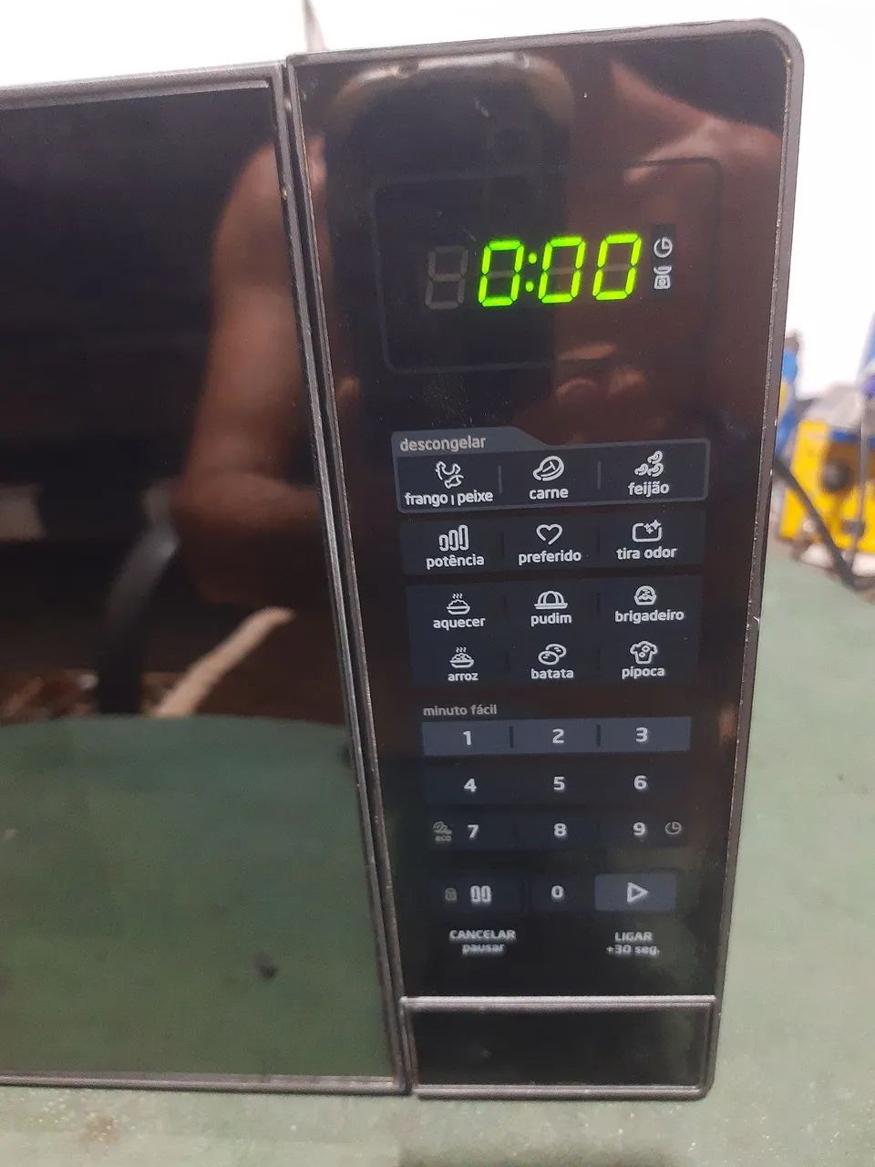 Microondas Midea 20 litros Espelhado  - Foto 2