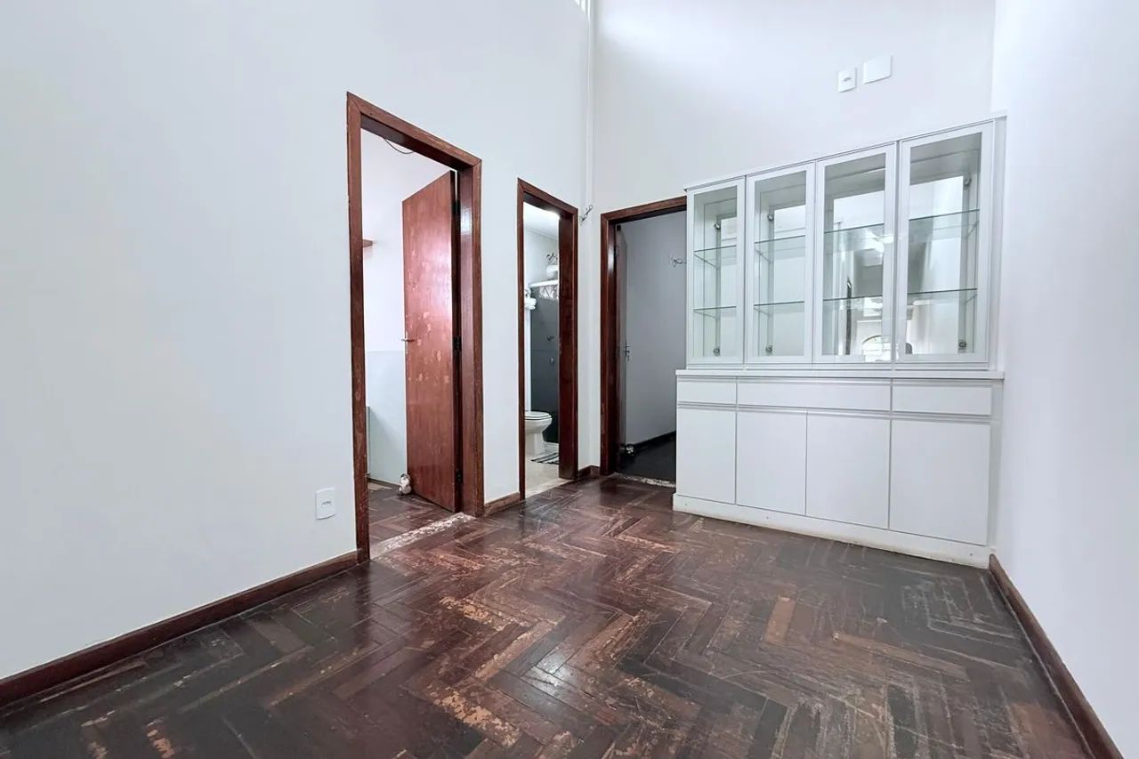 Casa à Venda - Castelo, 3 Quartos, 210 m2