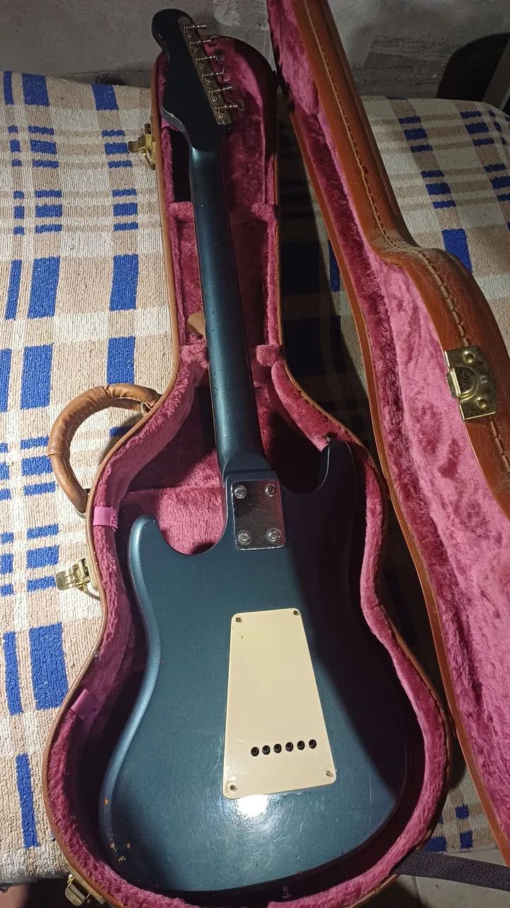 Guitarra Jennifer com case - Foto 2