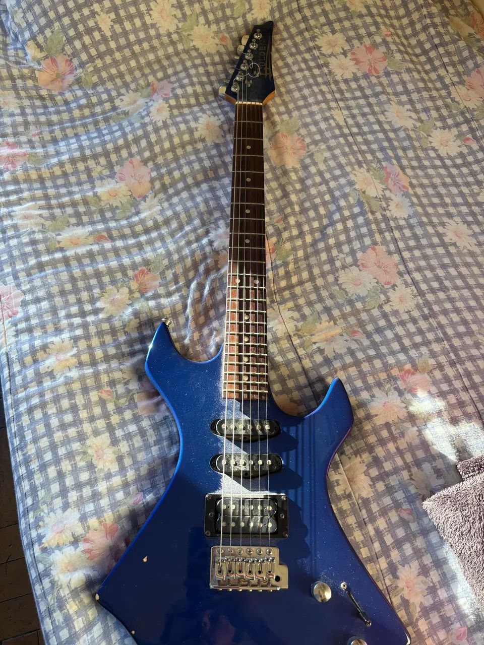 Guitarra golden