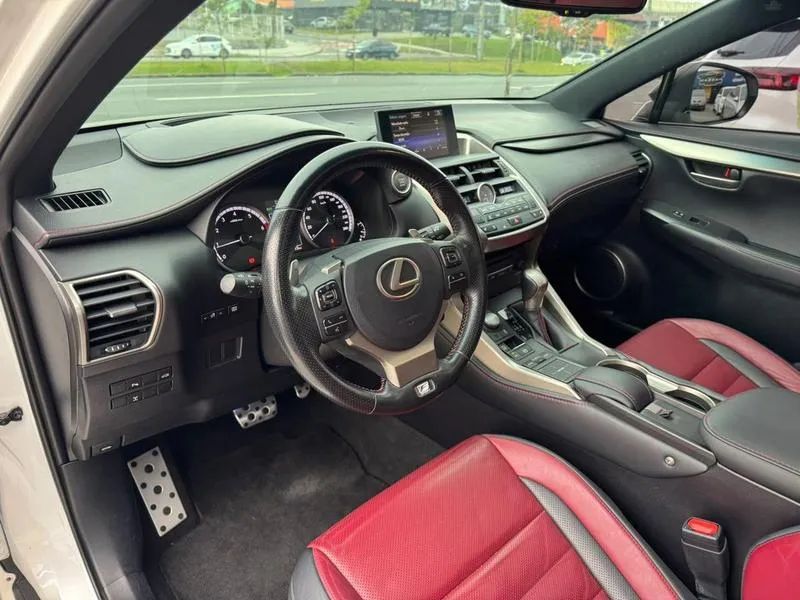 Lexus NX-200t F-sport 2.0 16V 238cv Aut., foto 9 de 20