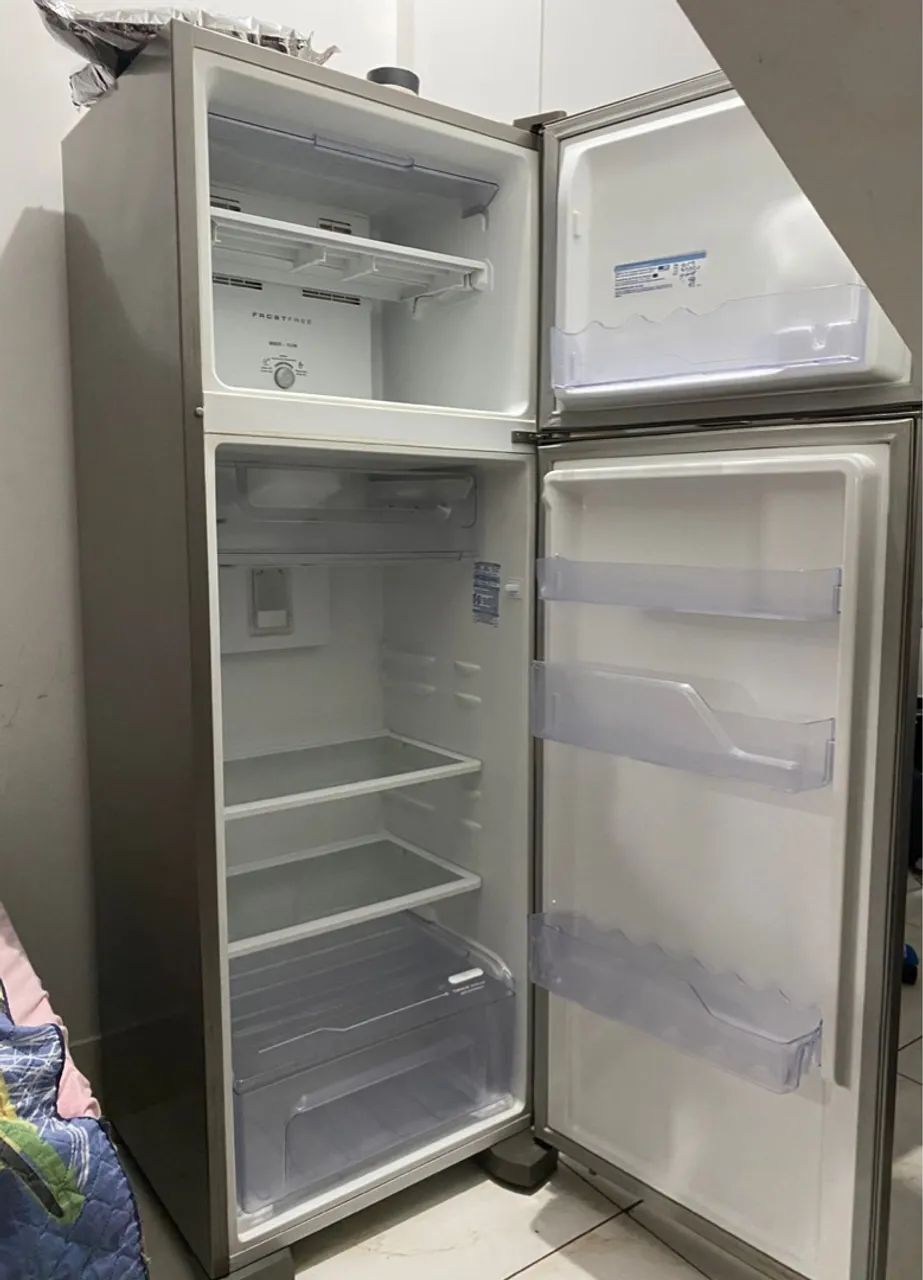 Geladeira Electrolux DFX41 frost free 371 L turbo congelamento duplex inox - Foto 2