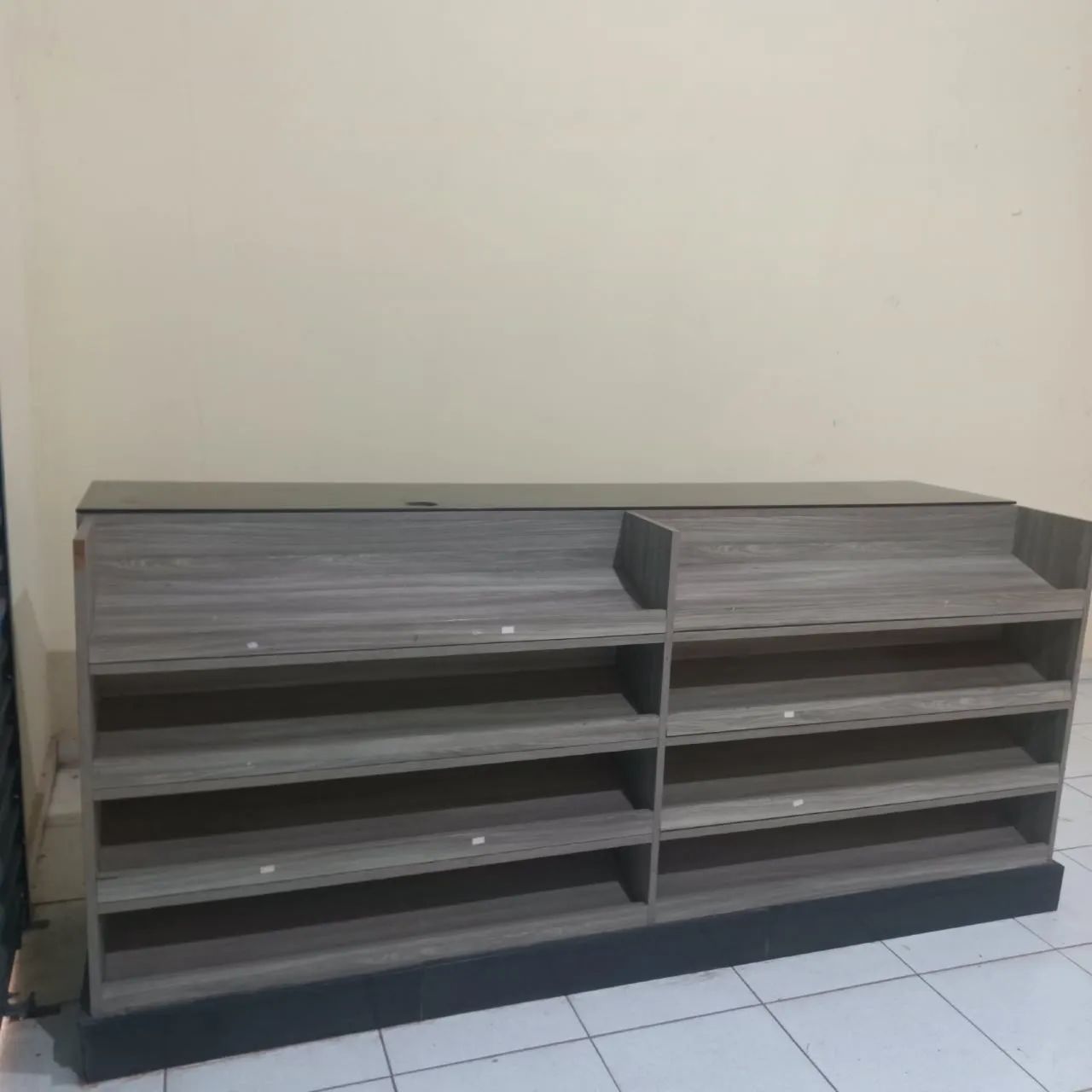VENDO BALCÃO EXPOSITOR (MDF) - Foto 3