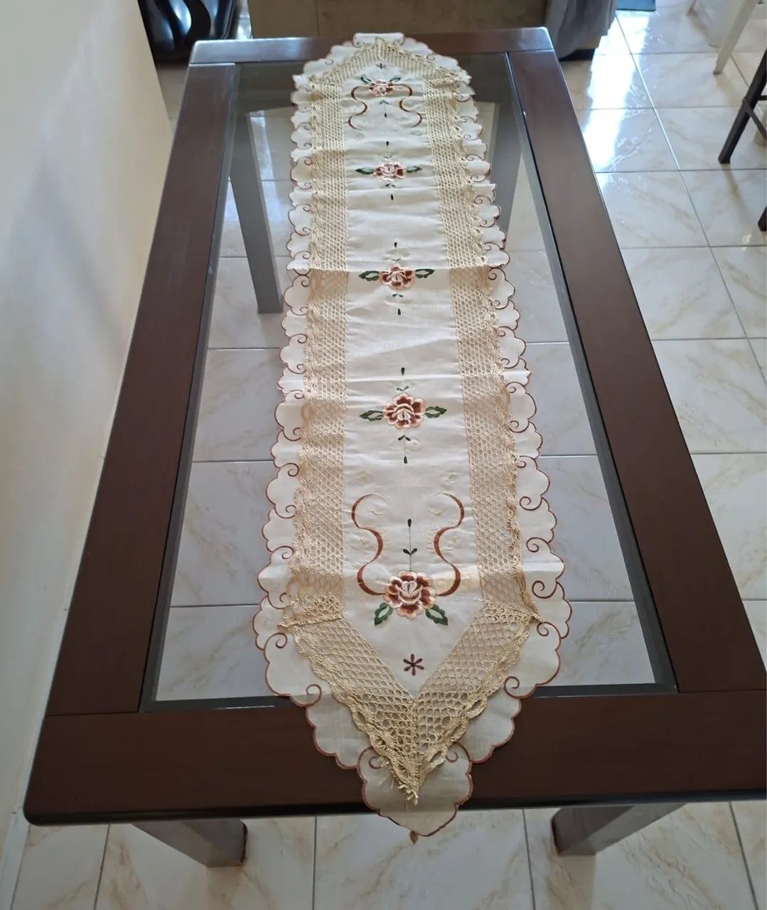 Mesa com tampo de vidro