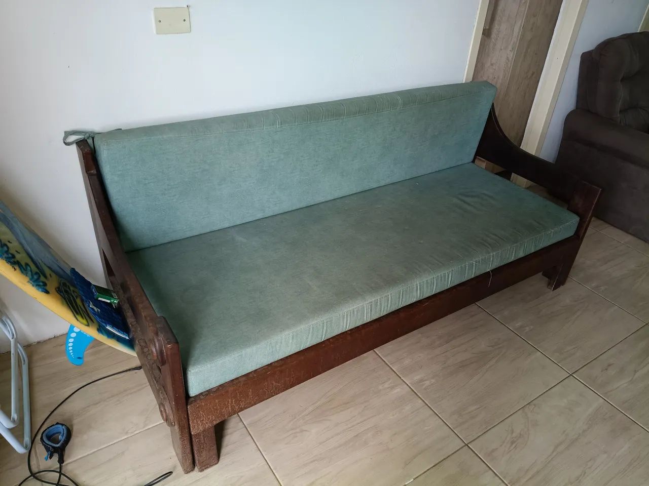 Sofá-cama extensível de madeira maciça